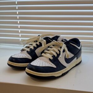 Nike women’s dunk low White and Dark Blue Sneakers